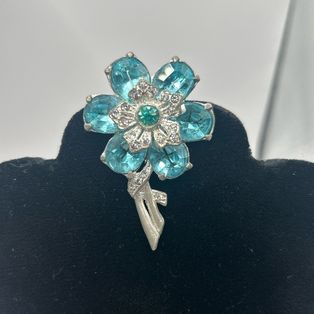 Vintage Blue Turquoise Flower Brooch Silvertone Rhinestones and faceted …​​​​​​​ - Picture 7 of 7